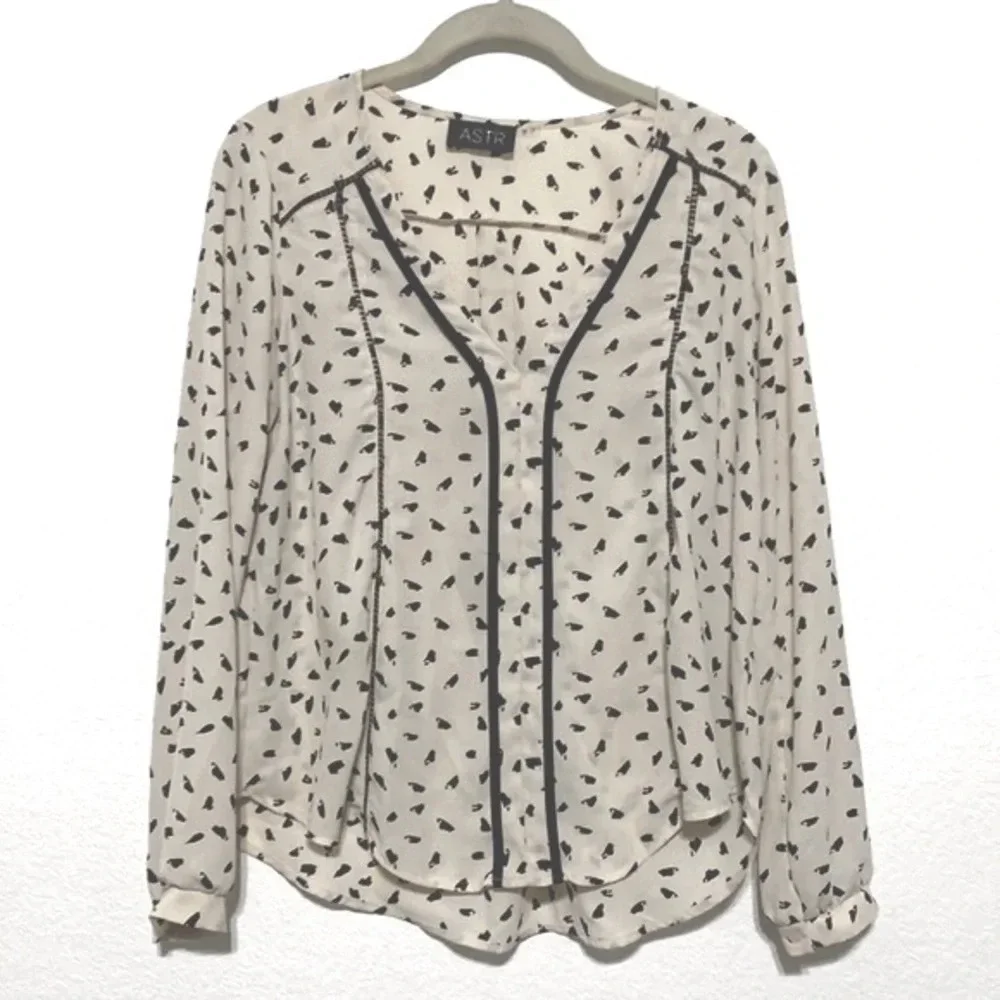ASTR the Label Cream Black Speckled Popover Long Sleeve Chiffon Blouse Size XS